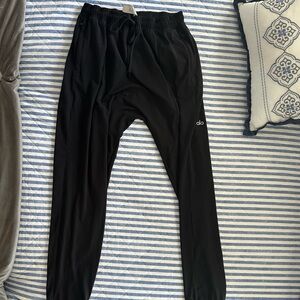 Black alo joggers